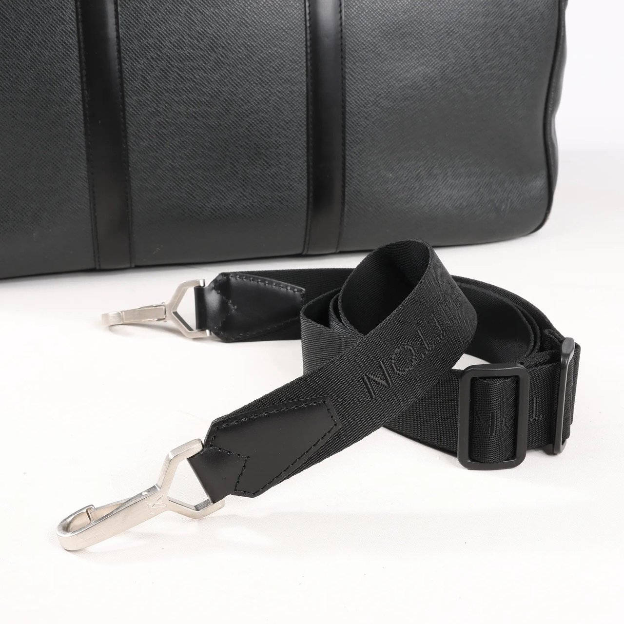 Louis Vuitton Louis Vuitton Taiga Leather Kendall PM Travel bag in Black M30122 Zwart