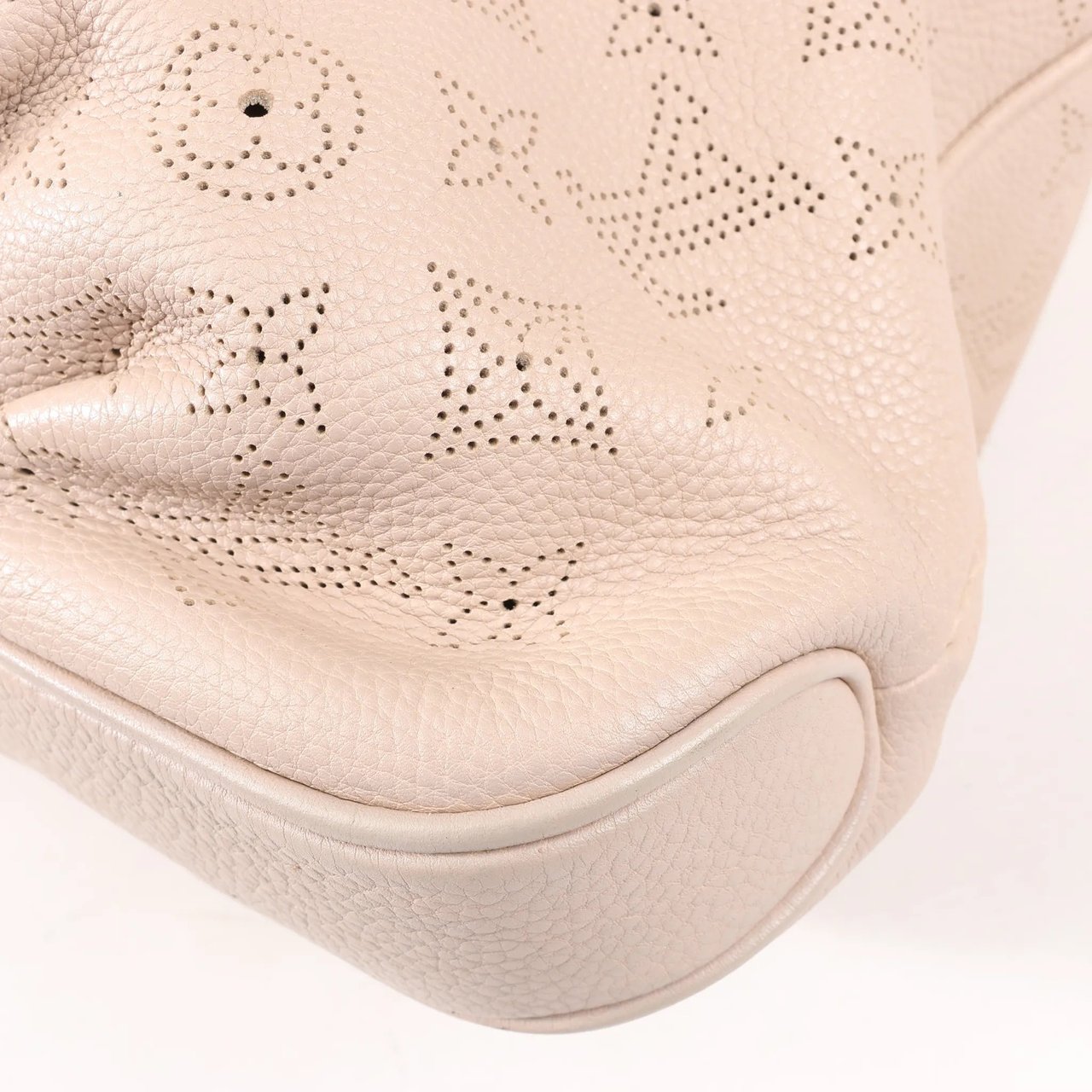 Louis Vuitton Louis Vuitton Selene MM Monogram Mahina Leather Shoulder Bag in Beige M97141 Beige