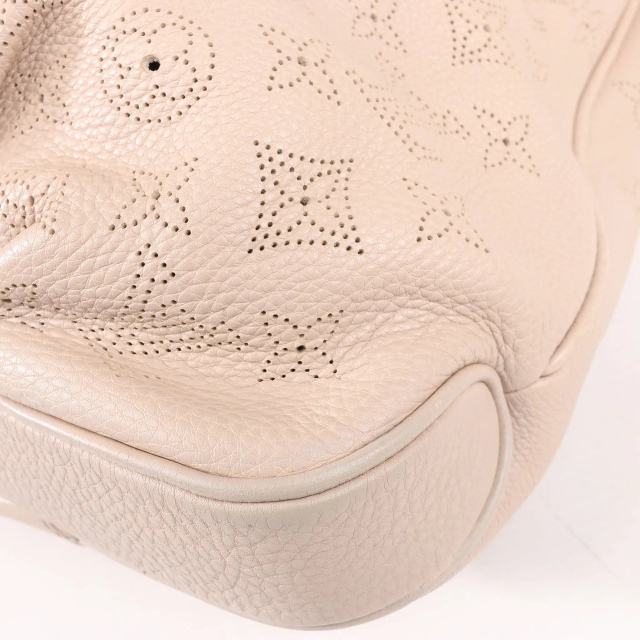 Louis Vuitton Louis Vuitton Selene MM Monogram Mahina Leather Shoulder Bag in Beige M97141 Beige