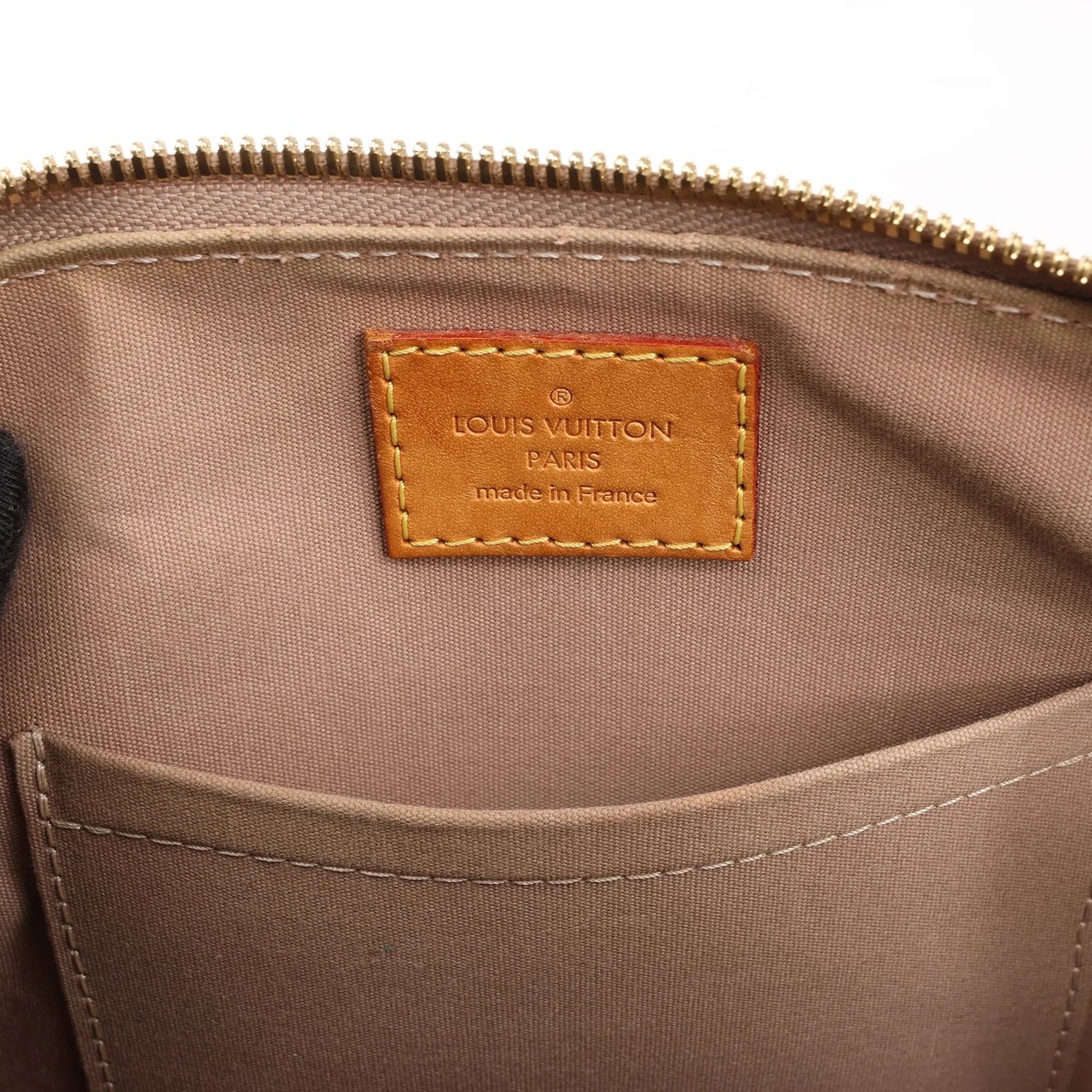 Louis Vuitton Louis Vuitton Monogram Vernis Alma BB Handbag in Gold M91752 Goud