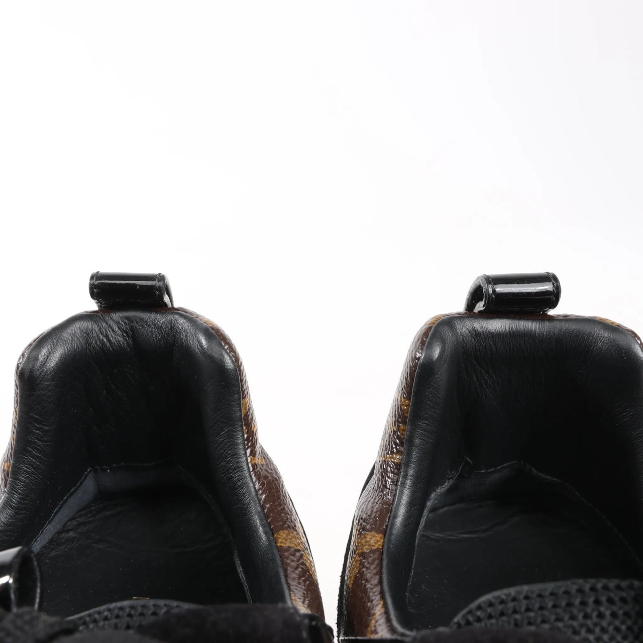 Louis Vuitton Louis Vuitton Runaway line 17 years Mesh Sneakers in Black, Size 38 EU Divers