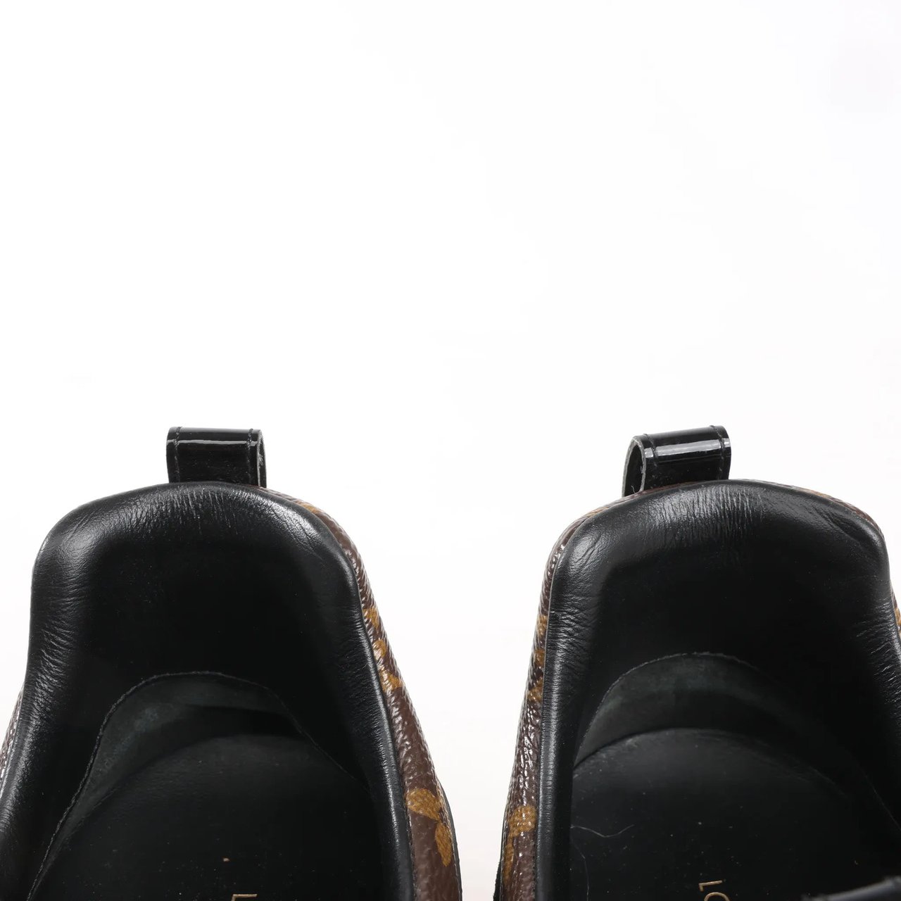 Louis Vuitton Louis Vuitton Runaway line 21 years Mesh Sneakers in Black, Size 40.5 EU Divers