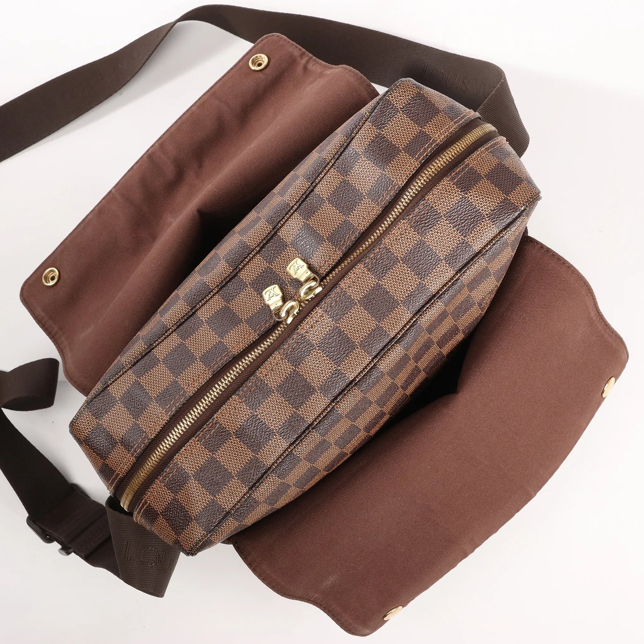 Louis Vuitton Louis Vuitton Naviglio Damier Ebene Shoulder Bag in Brown N45255 Bruin