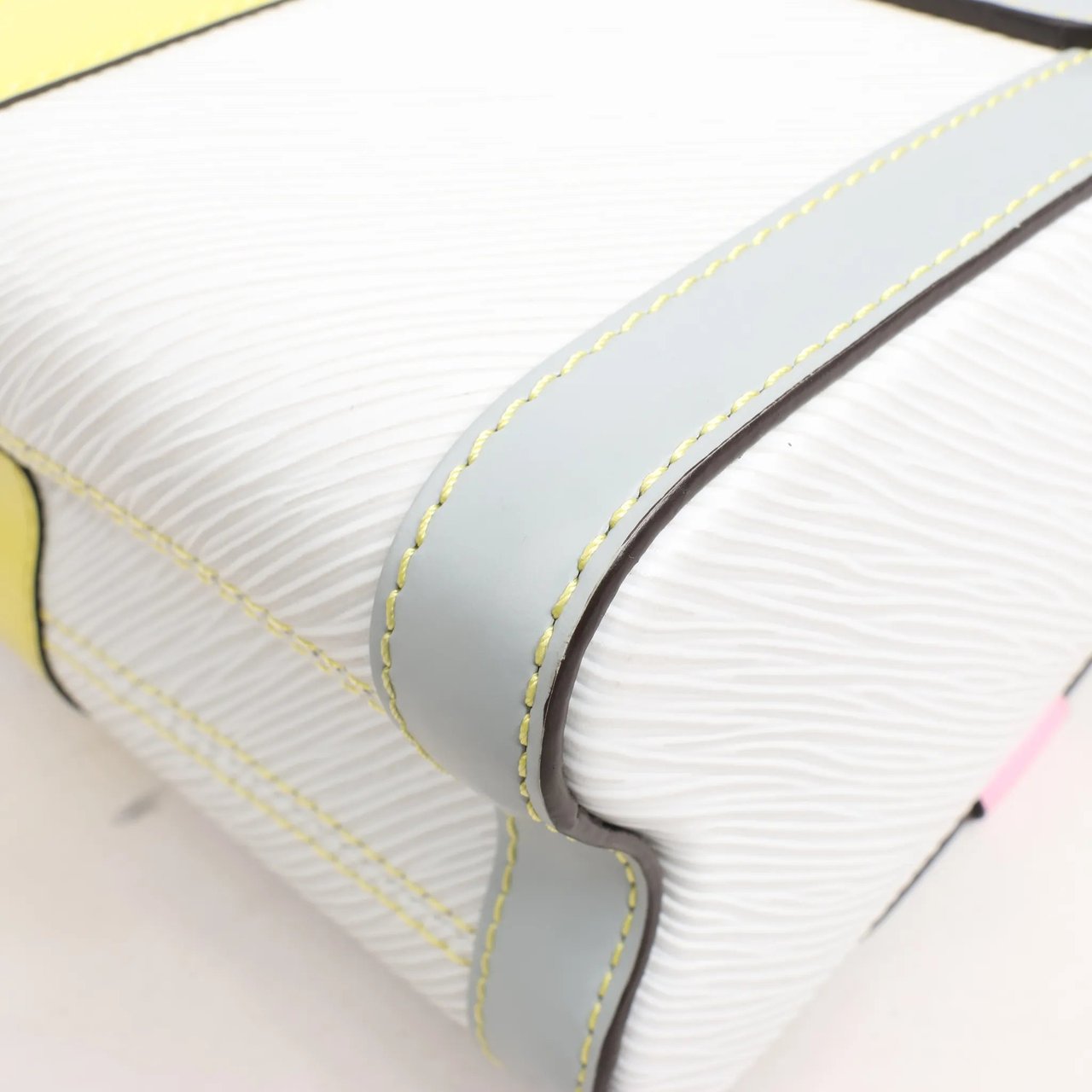 Louis Vuitton Louis Vuitton Twist MM Epi Leather Shoulder Bag in Multicolor M53717 Divers