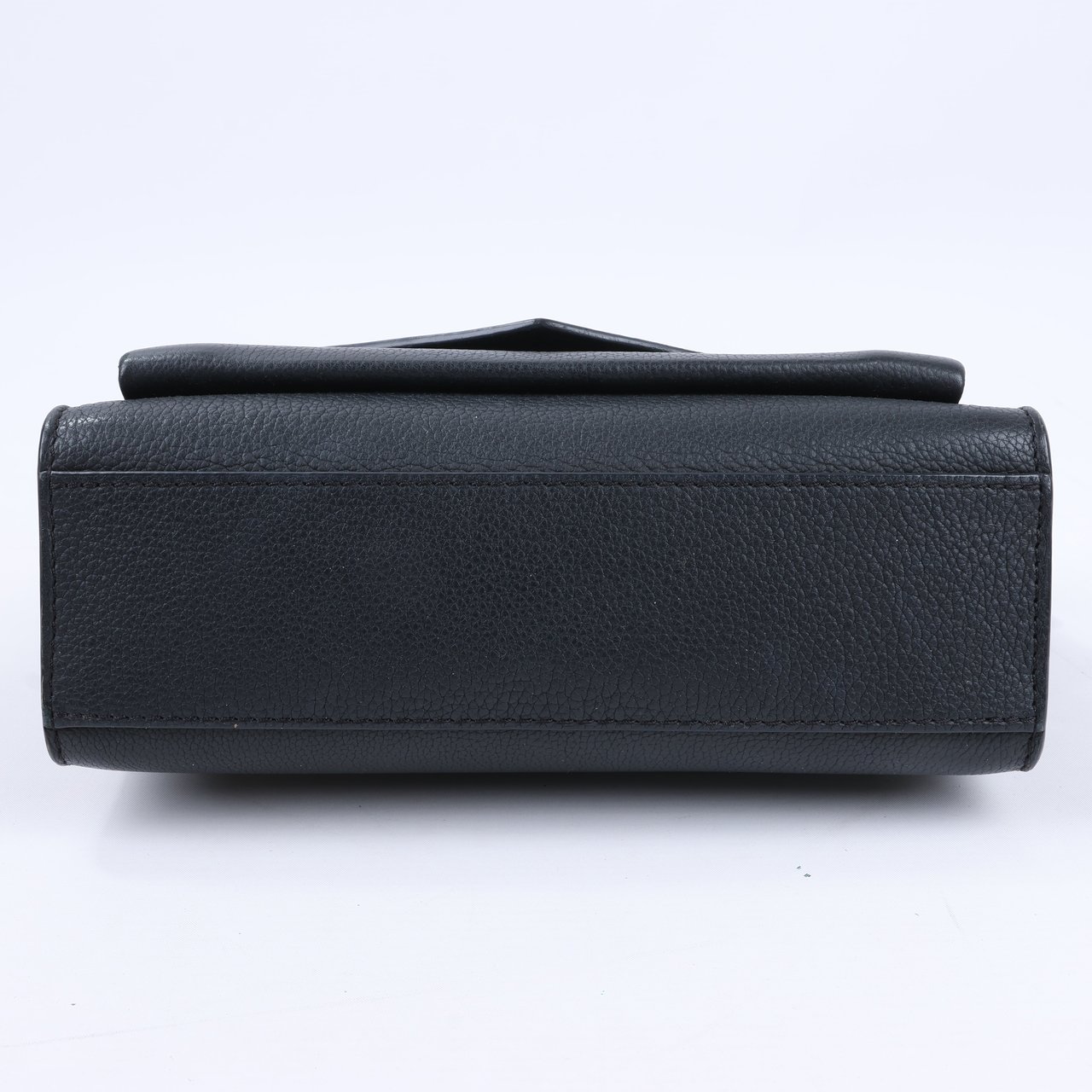 Louis Vuitton Louis Vuitton Cuir Taurillon MyLockMe BB 2Way Handbag in Black Zwart