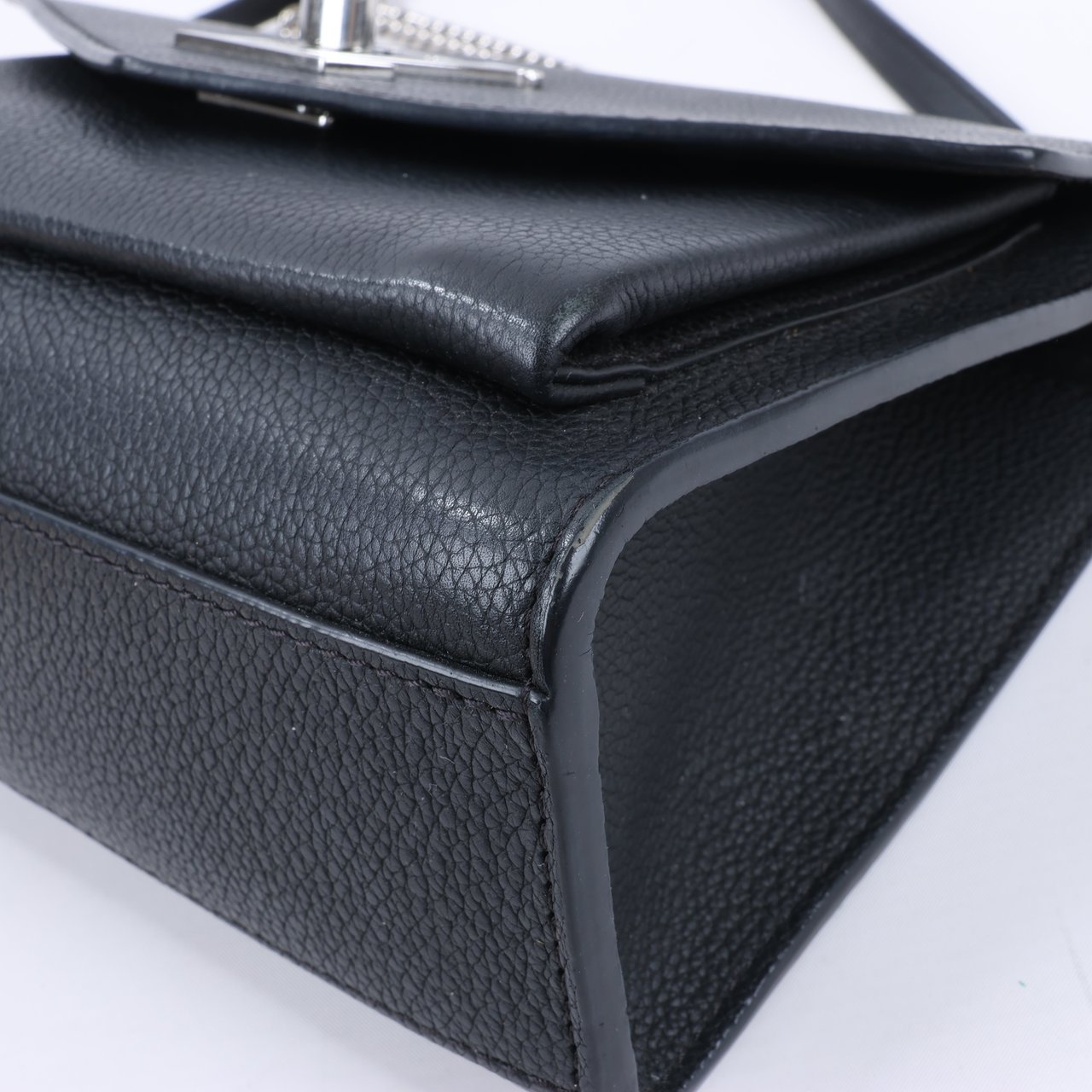 Louis Vuitton Louis Vuitton Cuir Taurillon MyLockMe BB 2Way Handbag in Black Zwart