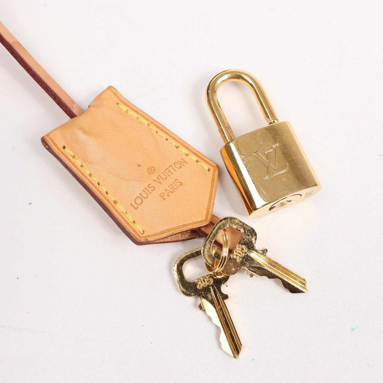 Louis Vuitton Louis Vuitton Monogram Montaigne GM Handbag Bruin