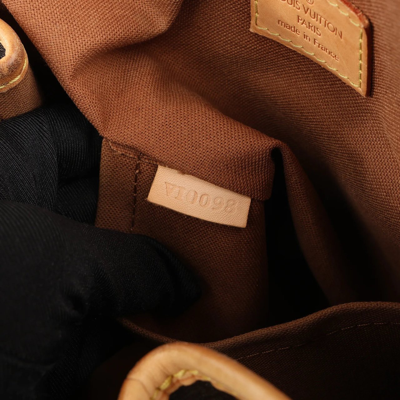 Louis Vuitton Louis Vuitton Batignolles Monogram Shoulder Bag in Brown M51156 Bruin