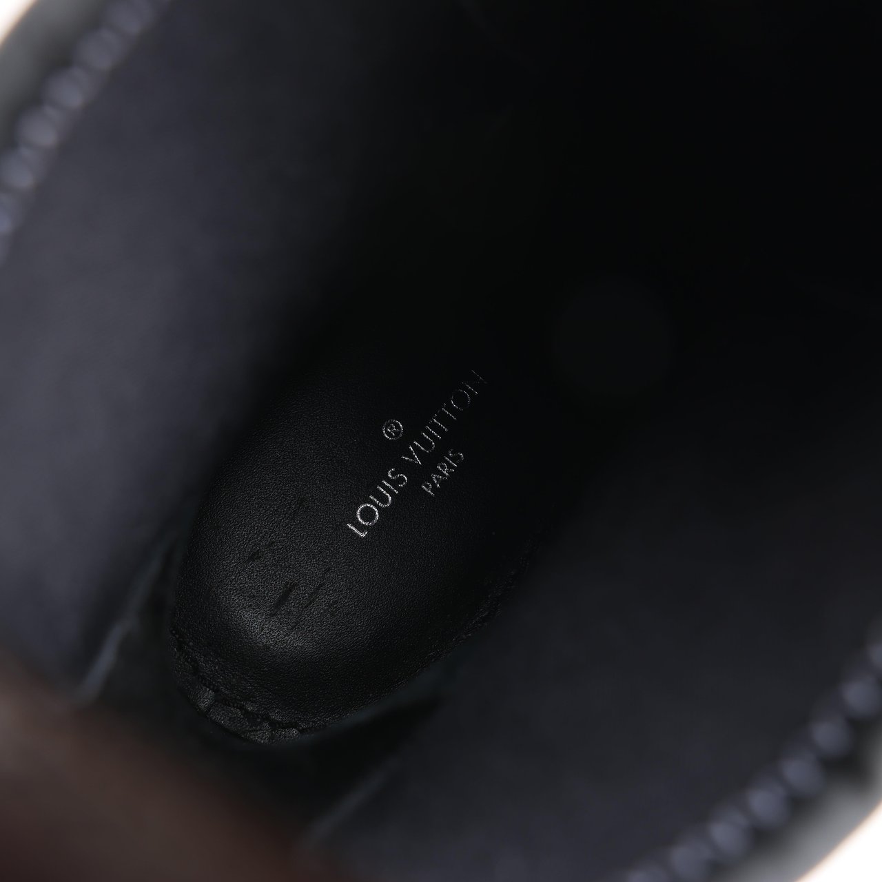 Louis Vuitton Louis Vuitton Neoprene Deep Sea Ankle Boot in Blue, Size 39 EU Blauw