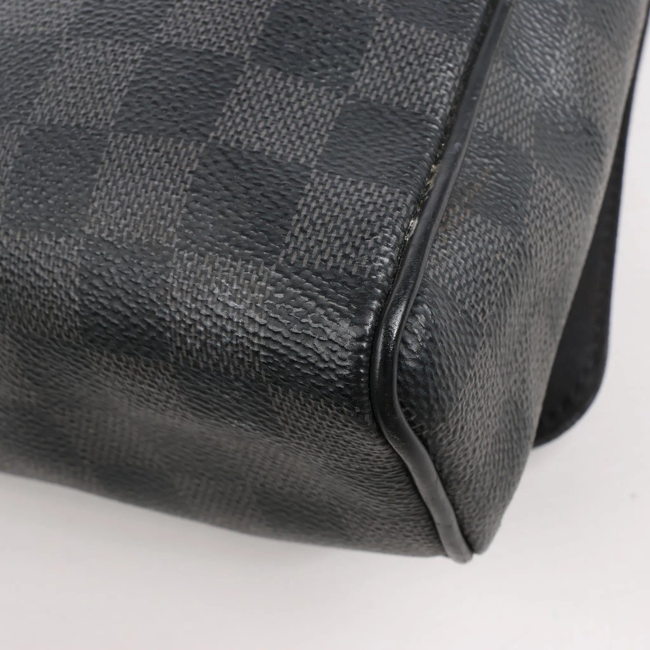 Louis Vuitton Louis Vuitton Damier Graphite District PM Messenger Crossbody Bag N41028 Divers