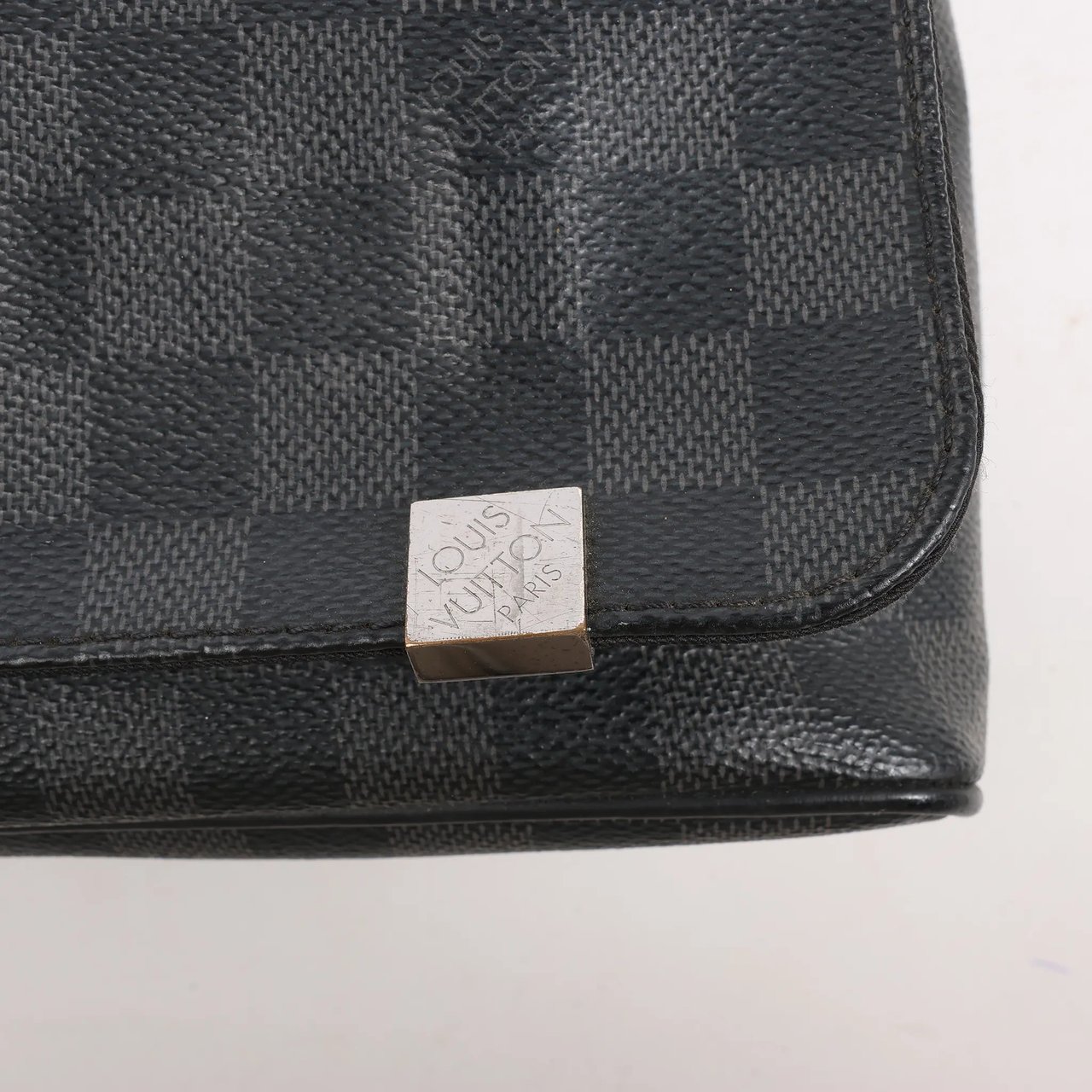 Louis Vuitton Louis Vuitton Damier Graphite District PM Messenger Crossbody Bag N41028 Divers