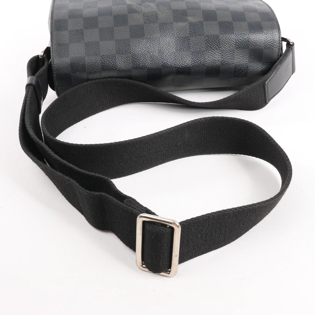 Louis Vuitton Louis Vuitton Damier Graphite District PM Messenger Crossbody Bag N41028 Divers