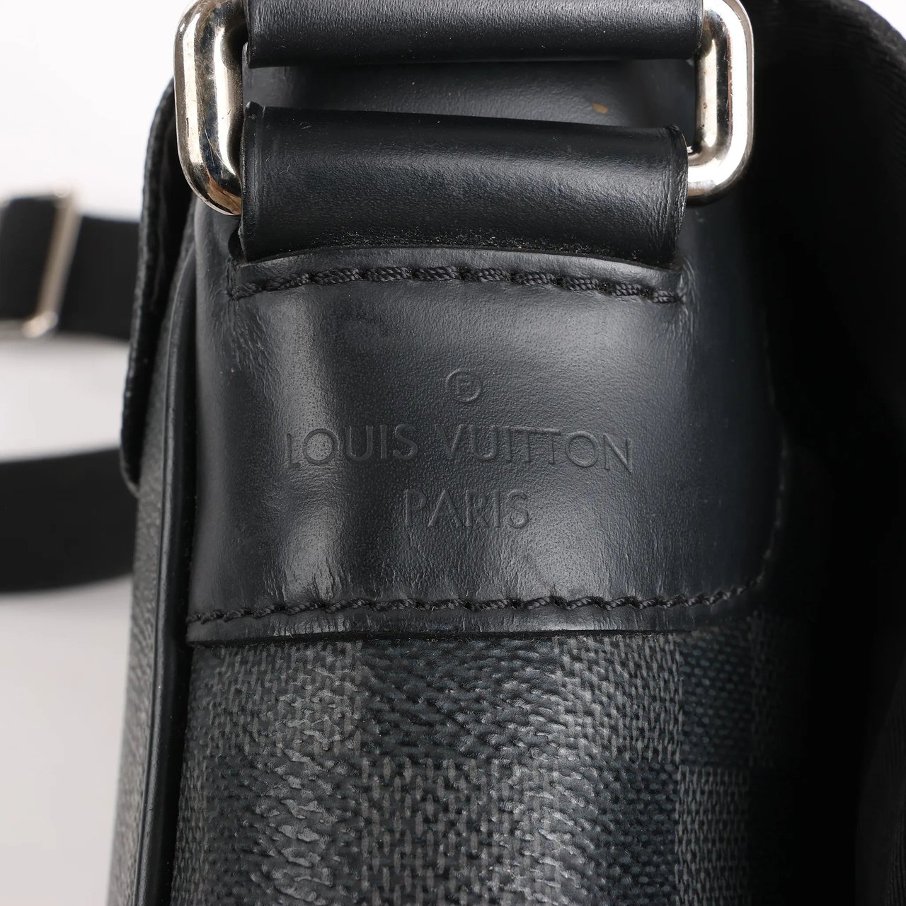 Louis Vuitton Louis Vuitton Damier Graphite District PM Messenger Crossbody Bag N41028 Divers