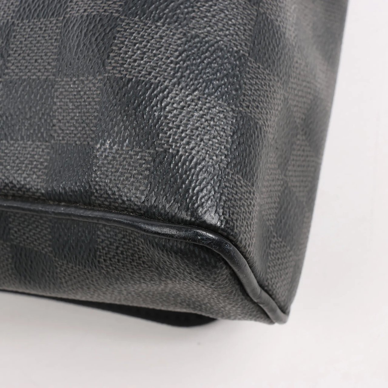 Louis Vuitton Louis Vuitton Damier Graphite District PM Messenger Crossbody Bag N41028 Divers
