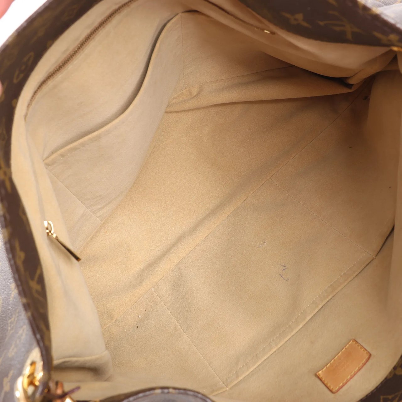 Louis Vuitton Louis Vuitton Artsy GM Monogram Shoulder Bag in Brown M40259 Bruin