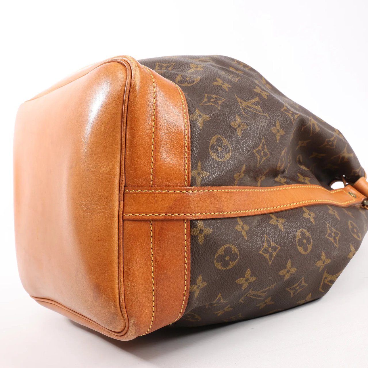 Louis Vuitton Louis Vuitton Noe Monogram Canvas Shoulder Bag in Brown M42224 Bruin