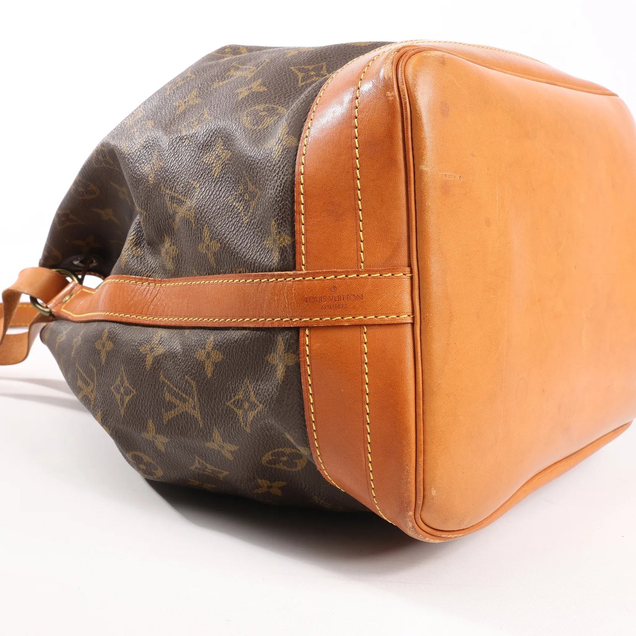 Louis Vuitton Louis Vuitton Noe Monogram Canvas Shoulder Bag in Brown M42224 Bruin
