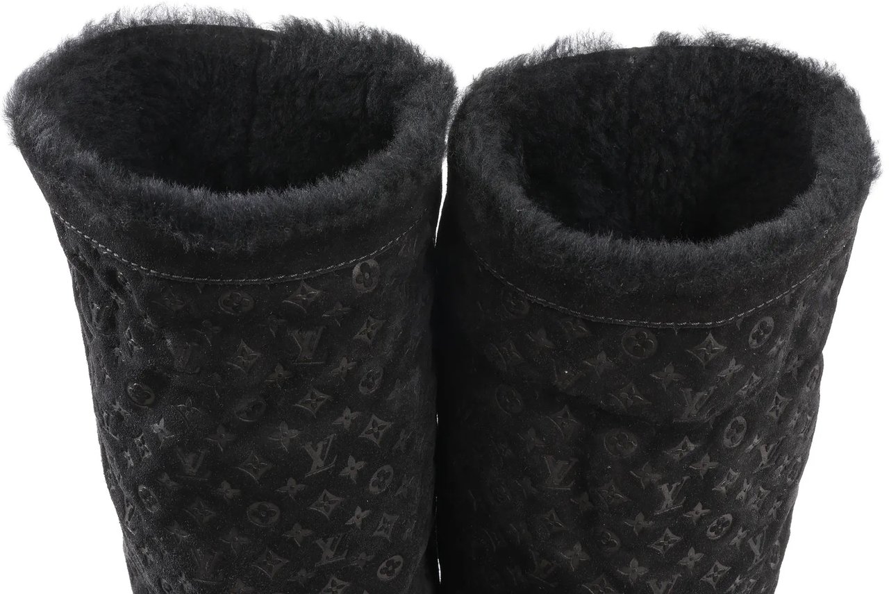 Louis Vuitton Louis Vuitton 12 years Suede Boots in Black, Size 40.5 EU Zwart