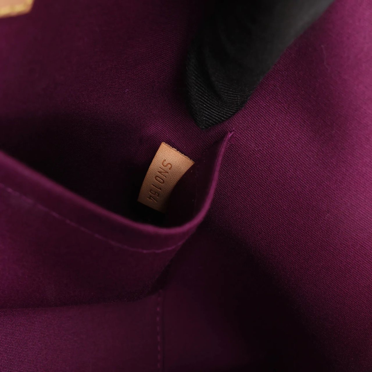 Louis Vuitton Louis Vuitton Alma GM Vernis Handbag in Burgundy M93594 Maroon