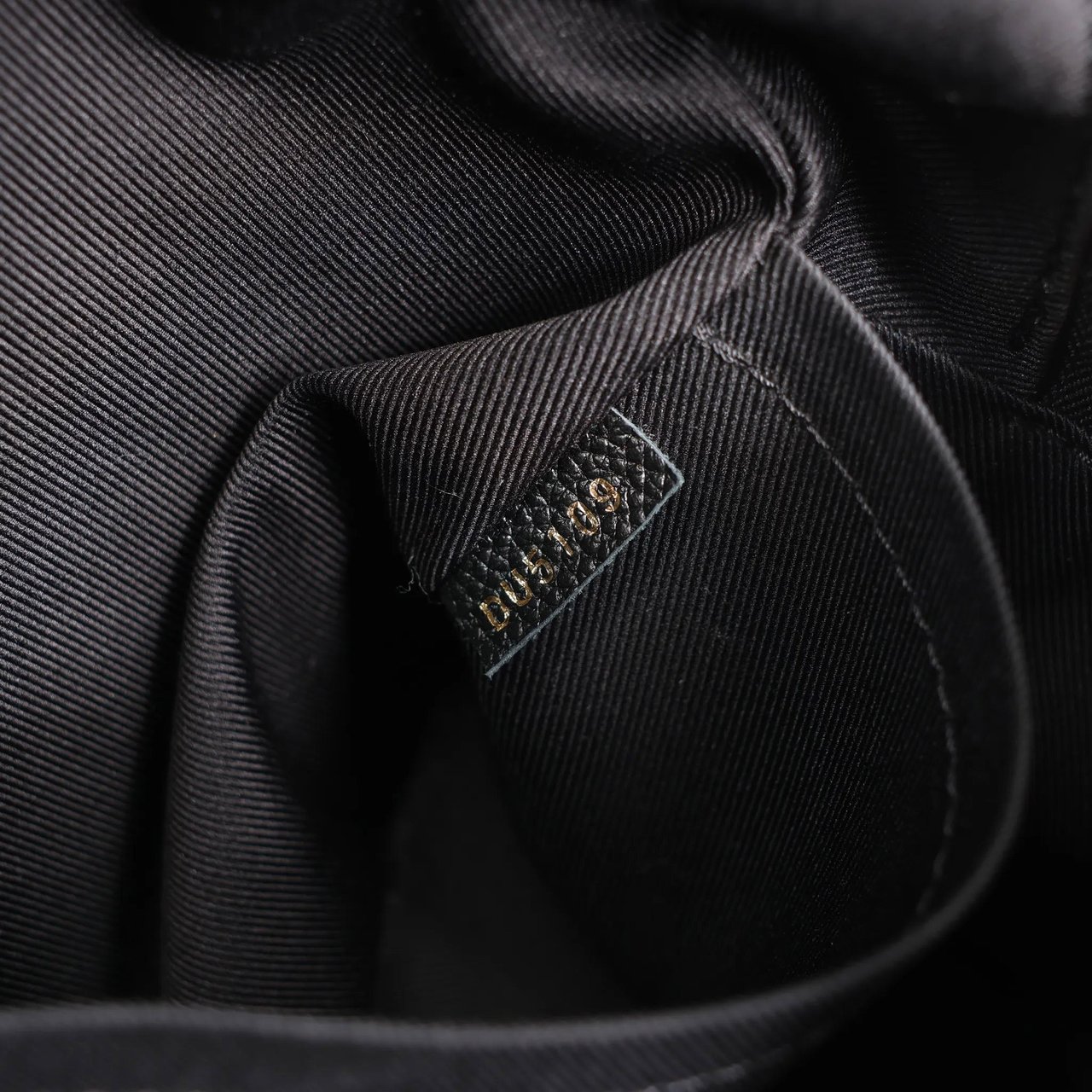 Louis Vuitton Louis Vuitton Pontheiu Monogram Empreinte Shoulder Bag in Black M43719 Zwart