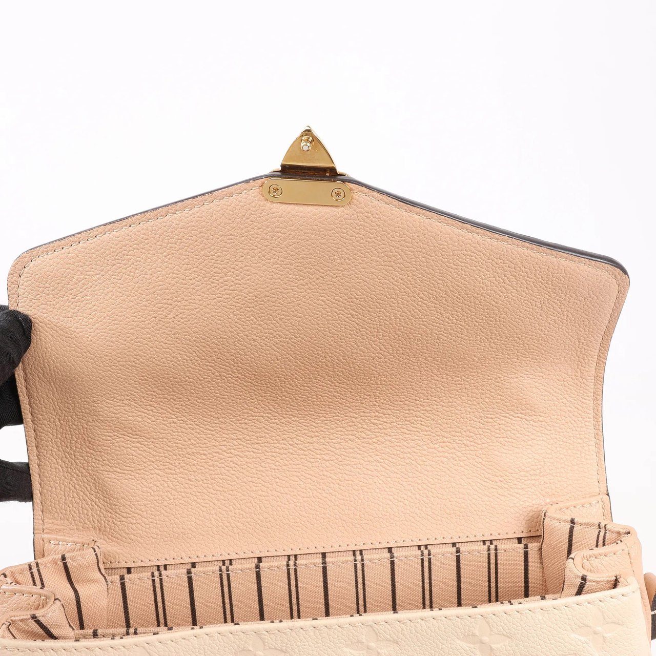 Louis Vuitton Louis Vuitton Pochette Metis MM Monogram Empreinte Crossbody Bag in Pink M44300 Roze