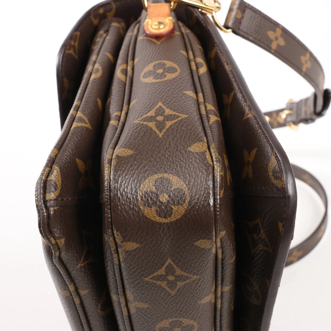 Louis Vuitton Louis Vuitton Pochette Metis MM Monogram Canvas Crossbody Bag in Brown M44875 Bruin
