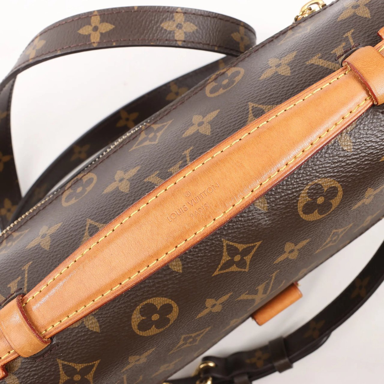 Louis Vuitton Louis Vuitton Pochette Metis MM Monogram Canvas Crossbody Bag in Brown M44875 Bruin
