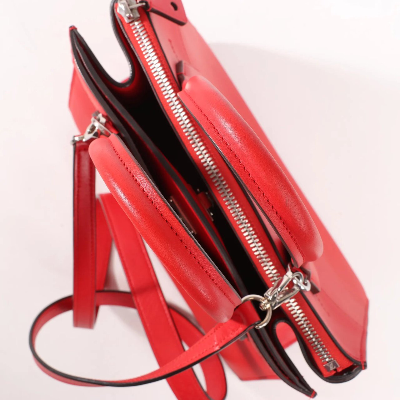 Louis Vuitton Louis Vuitton City Steamer PM Taurillon 2Way Handbag in Red M51030 Divers