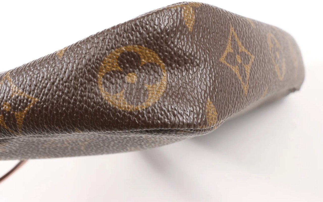 Louis Vuitton Louis Vuitton Pochette Accessoir Monogram Canvas Handbag in Brown M51980 Bruin