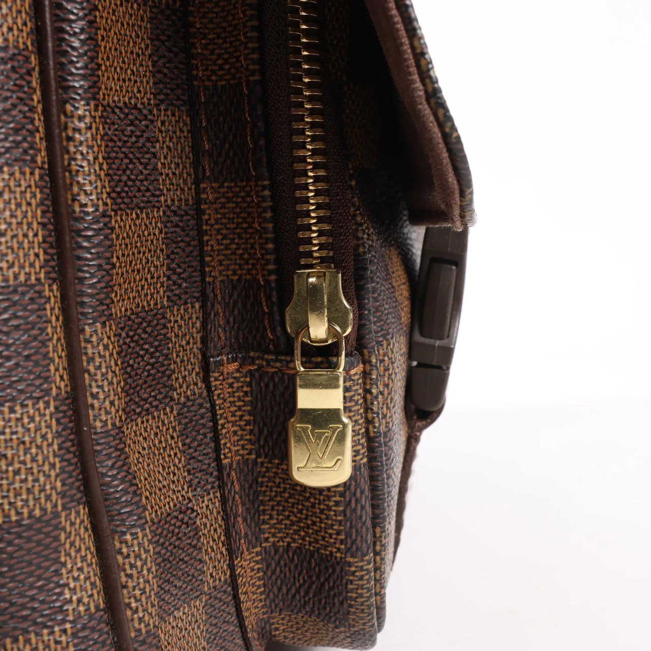 Louis Vuitton Louis Vuitton Melville Damier Ebene Crossbody Bag in Brown N51125 Bruin