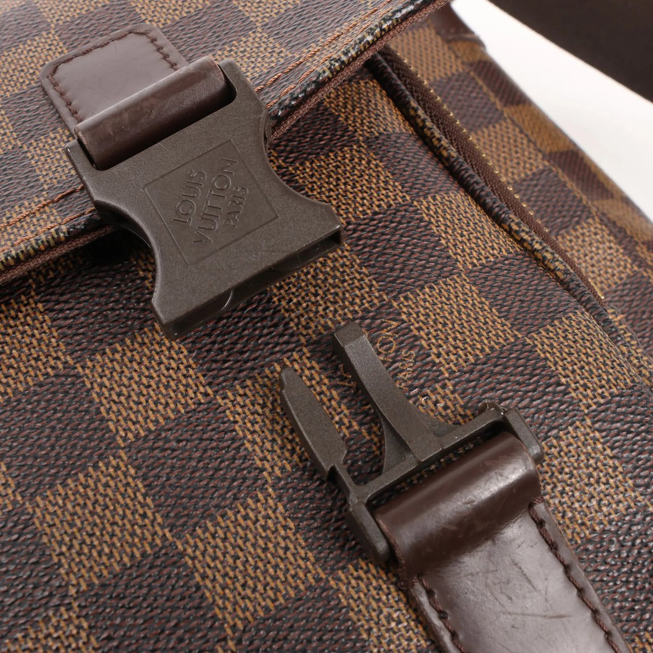 Louis Vuitton Louis Vuitton Melville Damier Ebene Crossbody Bag in Brown N51125 Bruin