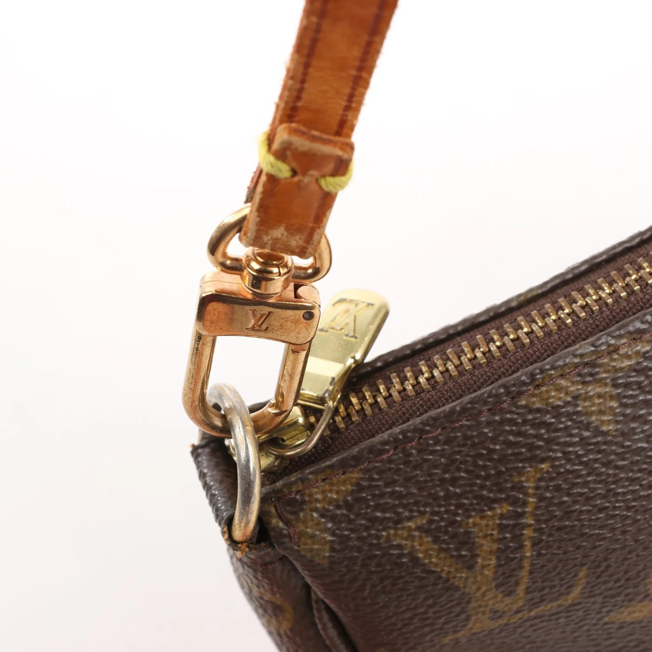 Louis Vuitton Louis Vuitton Pochette Accessoir Monogram Canvas Handbag in Brown M51980 Bruin