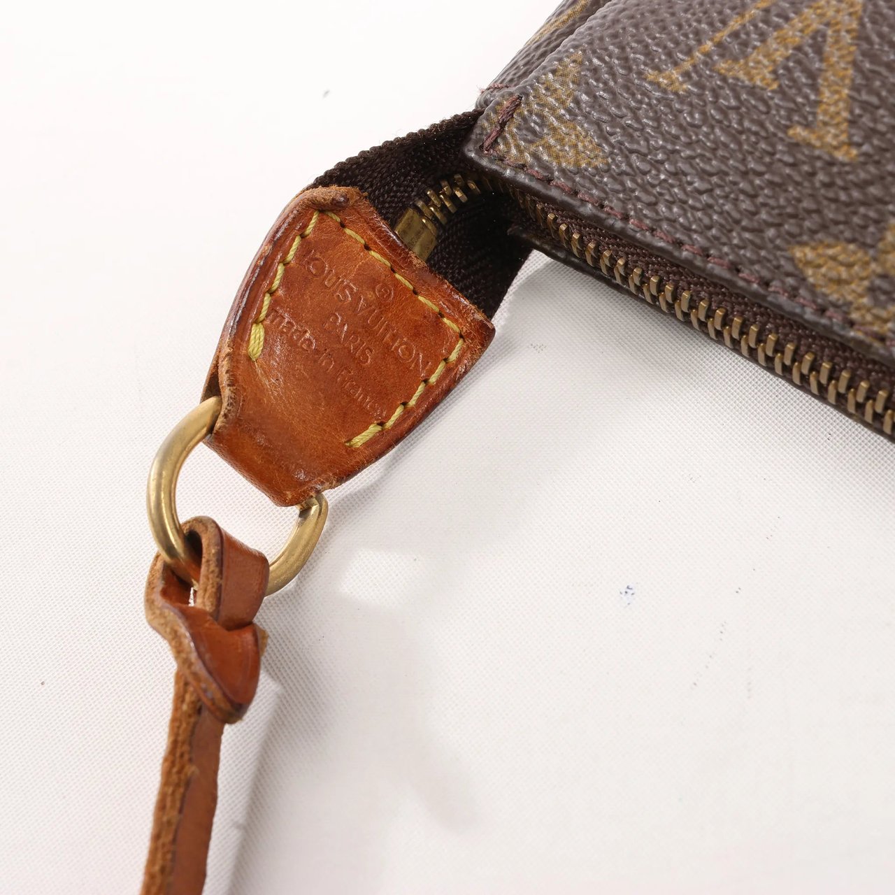 Louis Vuitton Louis Vuitton Pochette Accessoir Monogram Canvas Handbag in Brown M51980 Bruin