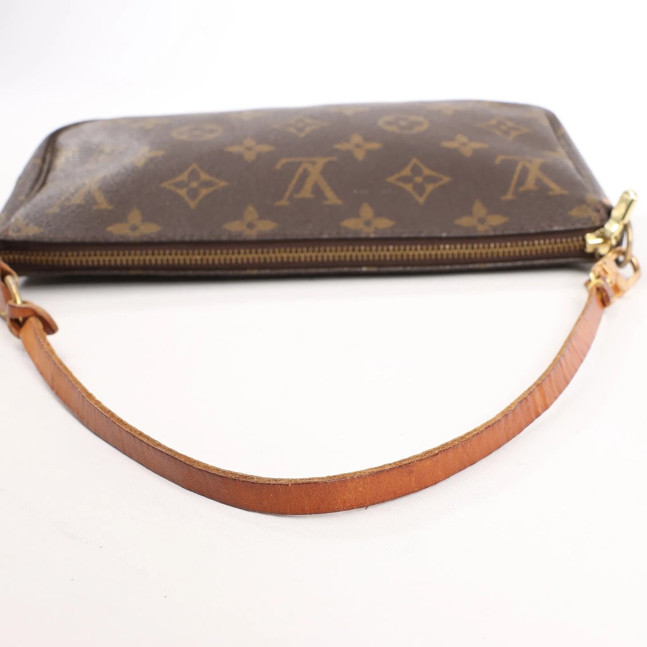 Louis Vuitton Louis Vuitton Pochette Accessoir Monogram Canvas Handbag in Brown M51980 Bruin