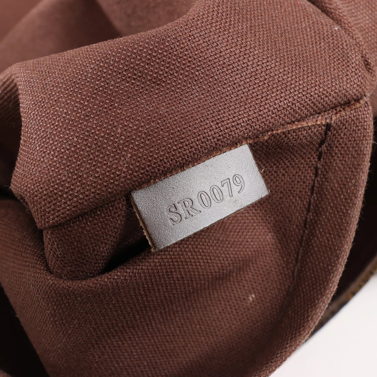 Louis Vuitton Louis Vuitton Damier Ebene Brooklyn MM Crossbody Bag in Brown N51211 Bruin