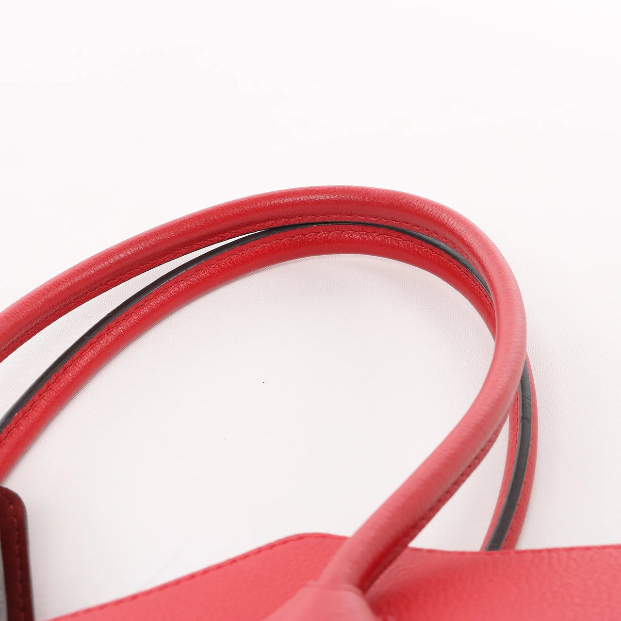 Louis Vuitton Louis Vuitton Damier Monogram Kimono MM Handbag in Red M40459 Divers