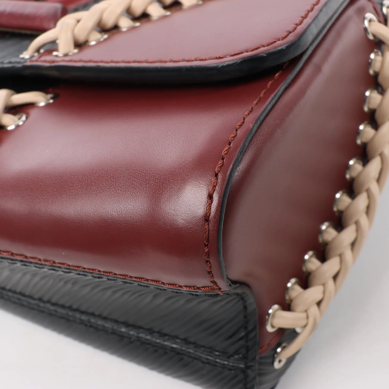 Louis Vuitton Louis Vuitton Epi Leather Twist MM Shoulder Bag in Black M42449 Zwart