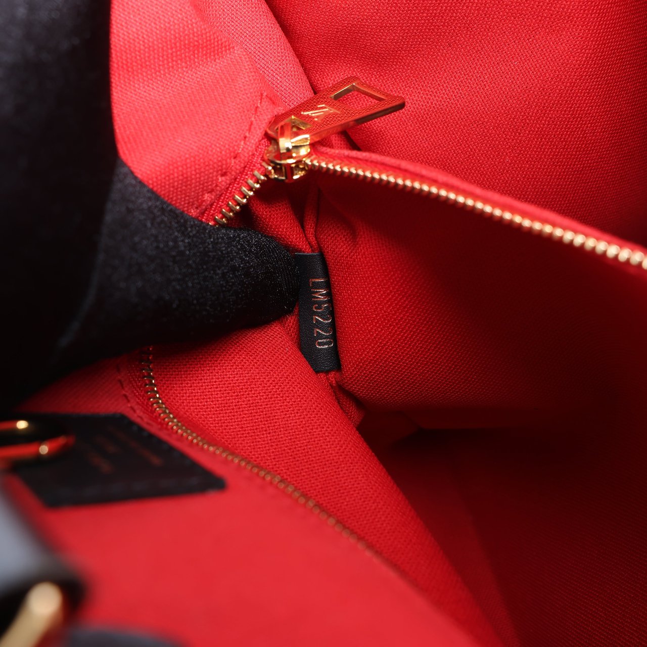 Louis Vuitton Louis Vuitton Giant Monogram Reverse On the Go MM in Brown M45321 Bruin