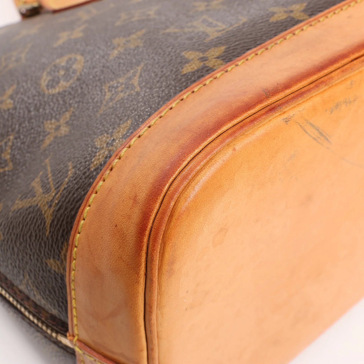 Louis Vuitton Louis Vuitton Monogram Canvas Alma PM Handbag in Brown M51130 Bruin