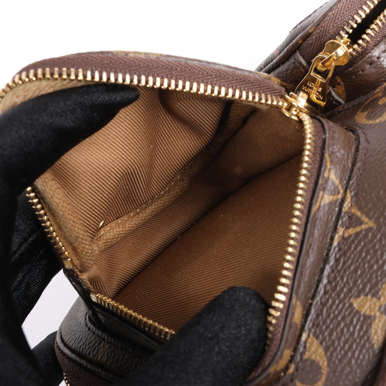 Louis Vuitton Louis Vuitton Monogram Utility Crossbody Bag M80446 Bruin