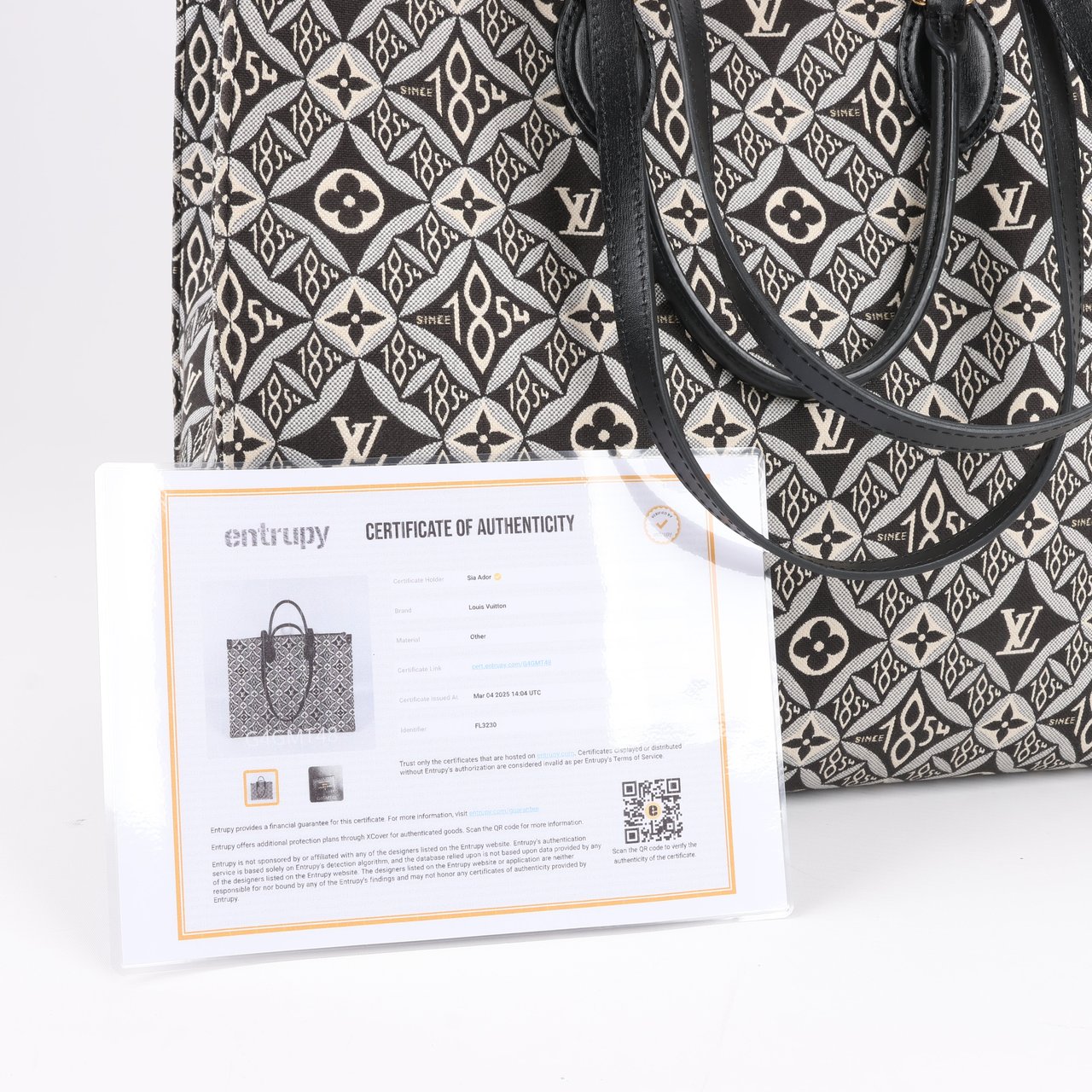 Louis Vuitton Louis Vuitton Since 1854 OnTheGo GM Handbag in Black x White M57207 Divers