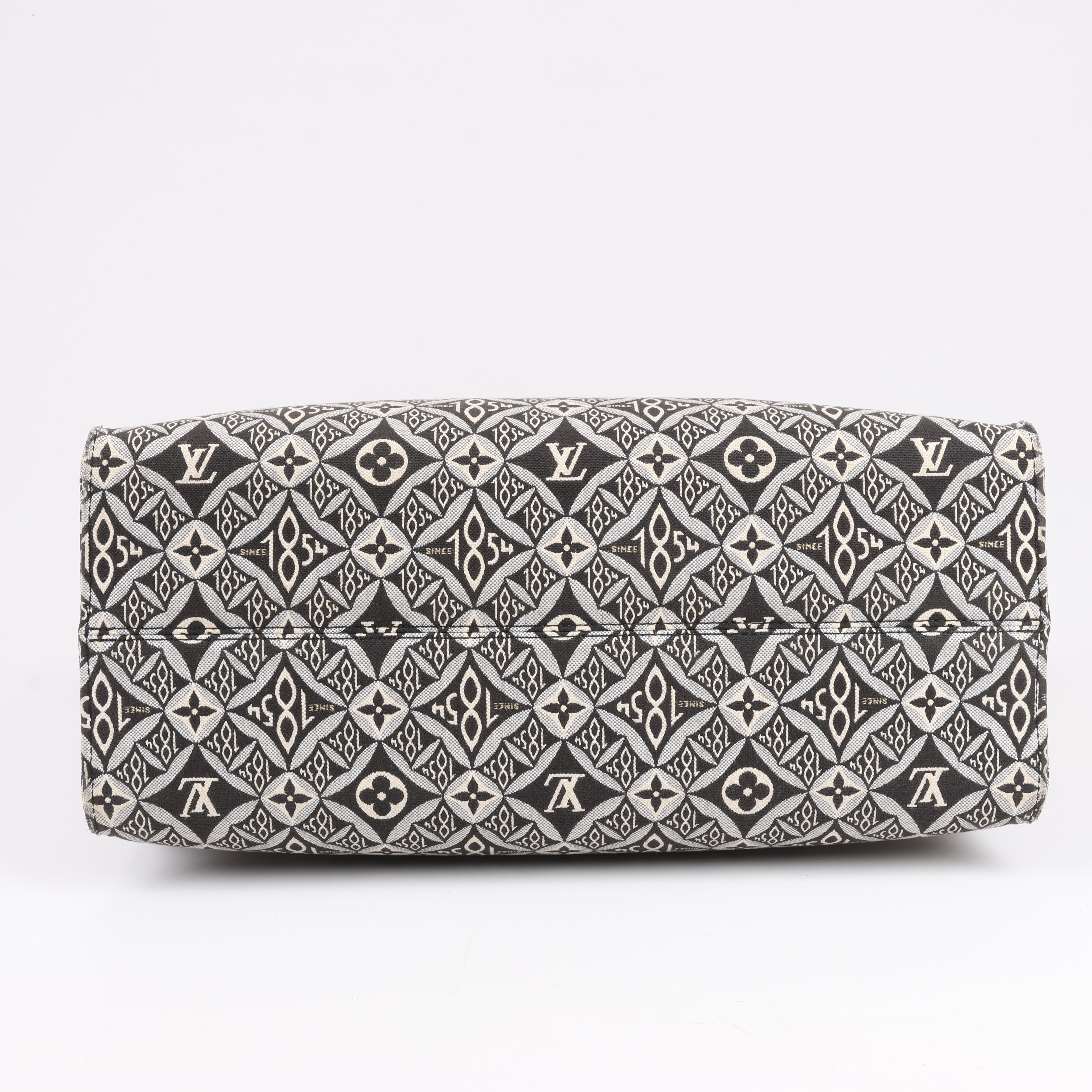 Louis Vuitton Louis Vuitton Since 1854 OnTheGo GM Handbag in Black x White M57207 Divers