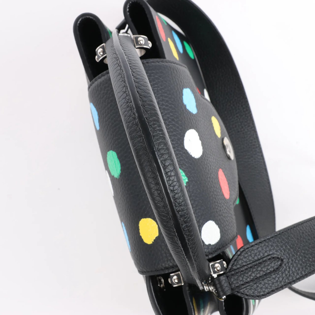 Louis Vuitton Louis Vuitton x Taurillon Capucines MM 2Way Handbag in Black M21663 Zwart