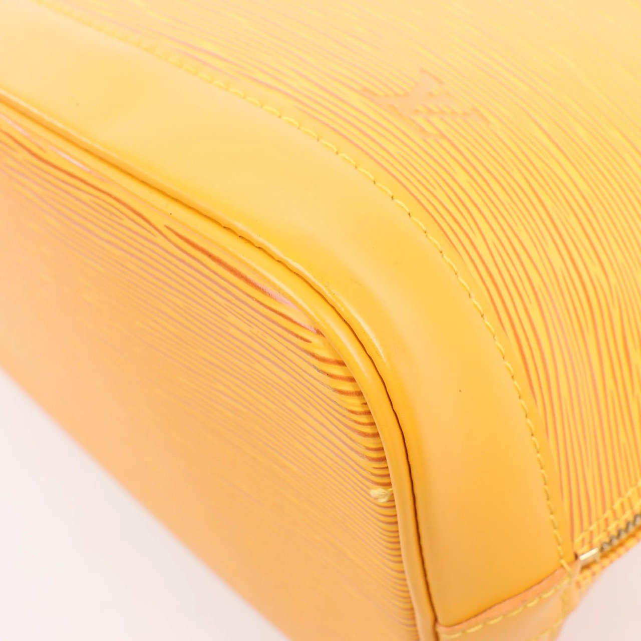 Louis Vuitton Louis Vuitton Alma PM Epi Leather Handbag in Yellow M40619 Geel