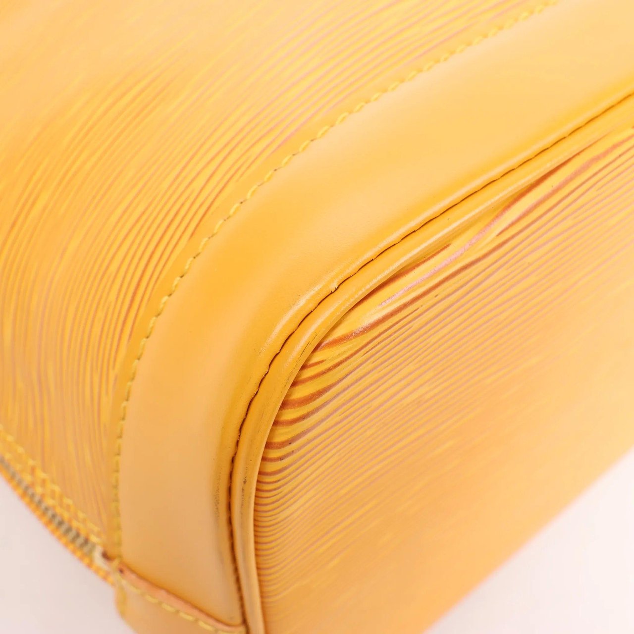 Louis Vuitton Louis Vuitton Alma PM Epi Leather Handbag in Yellow M40619 Geel