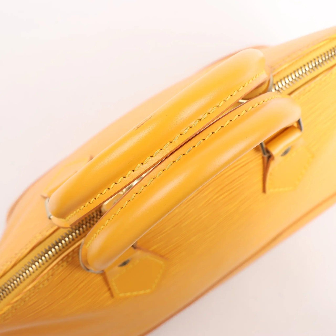 Louis Vuitton Louis Vuitton Alma PM Epi Leather Handbag in Yellow M40619 Geel