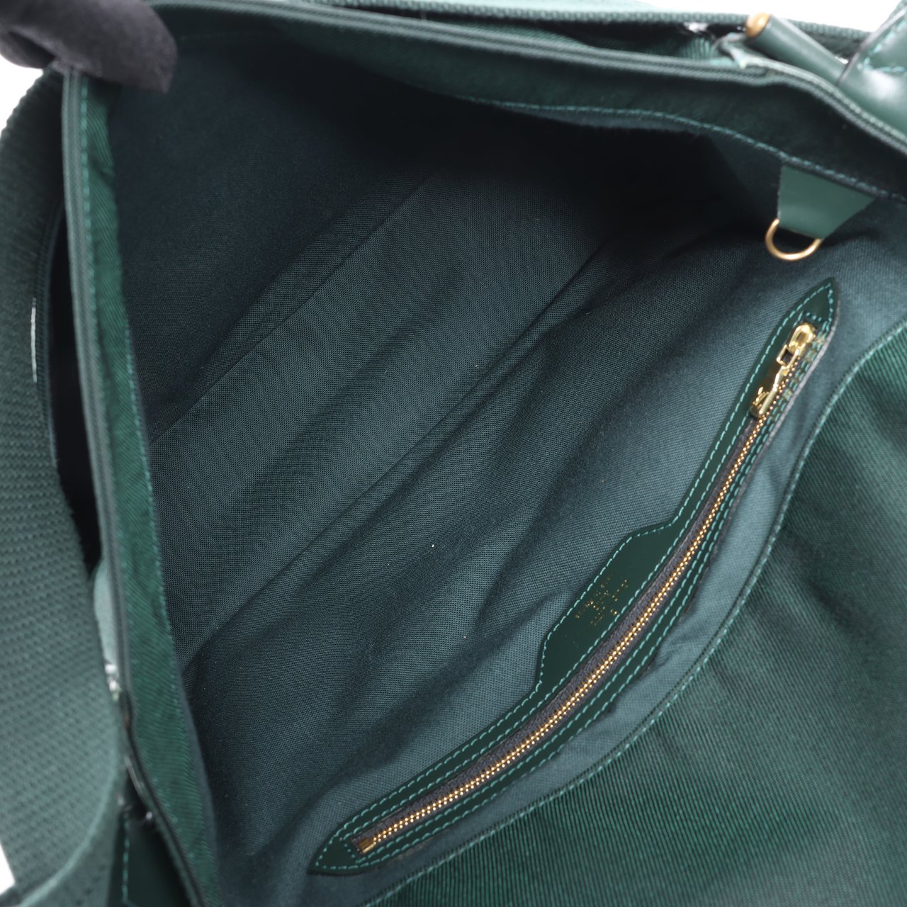 Louis Vuitton Louis Vuitton Viktor Taiga Leather Shoulder Bag in Green M30144 Divers