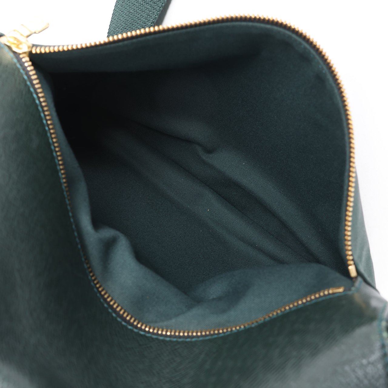 Louis Vuitton Louis Vuitton Viktor Taiga Leather Shoulder Bag in Green M30144 Divers