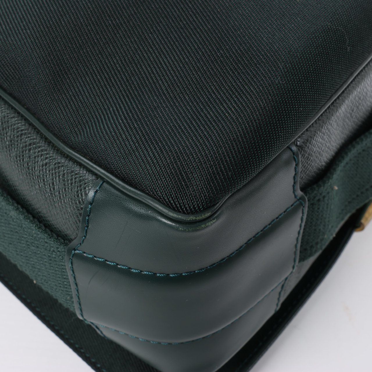 Louis Vuitton Louis Vuitton Viktor Taiga Leather Shoulder Bag in Green M30144 Divers