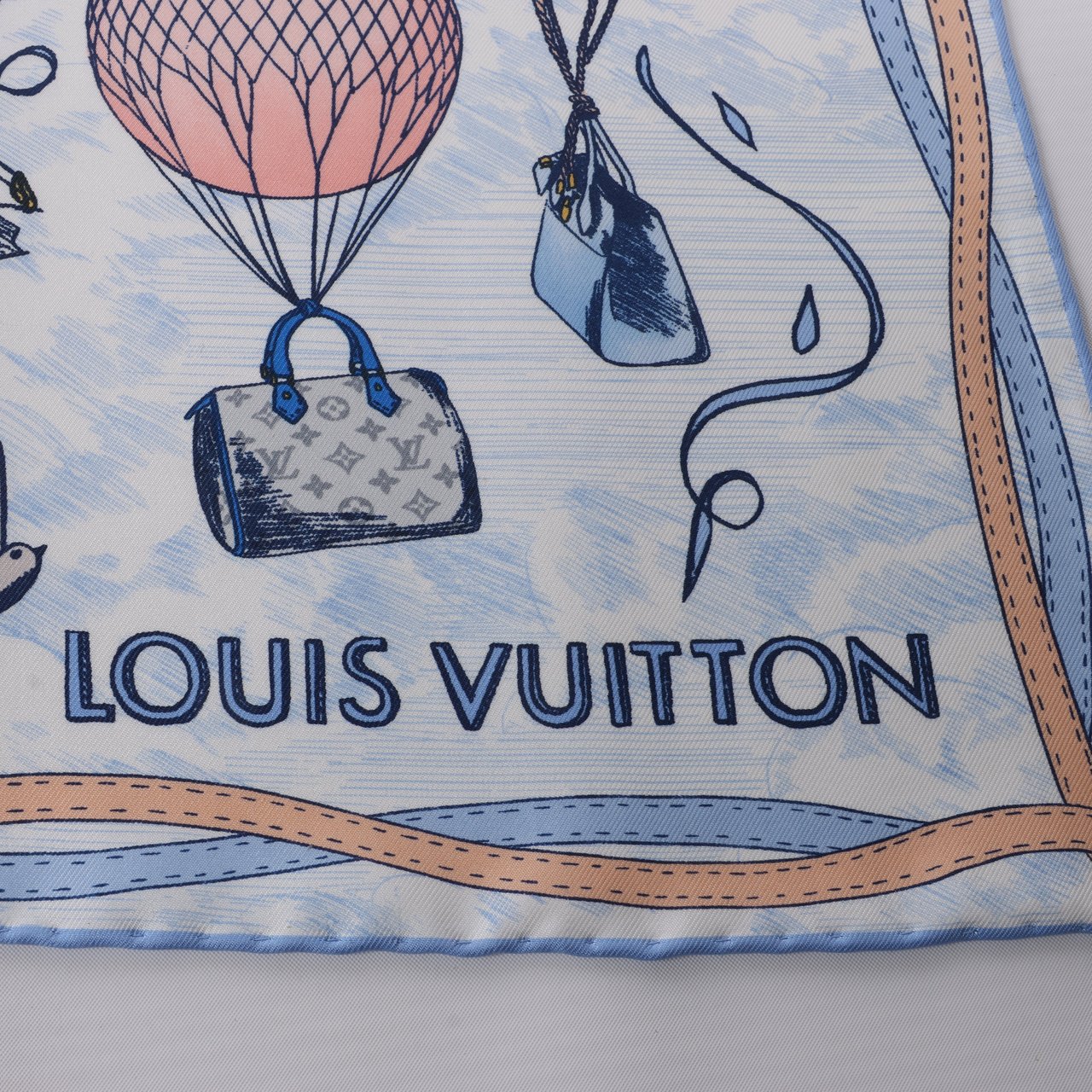 Louis Vuitton Louis Vuitton "up AND away" 100% Silk Scarf in Blue M78448 Blauw